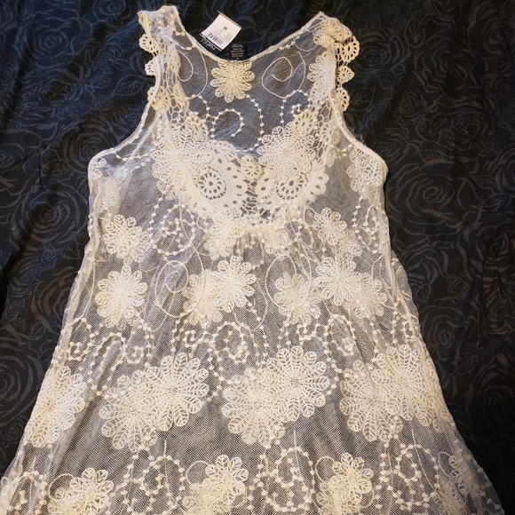 NWT Lace Top - Picture 2 of 4